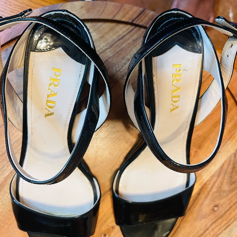 authentic PRADA - Picture 3 of 11